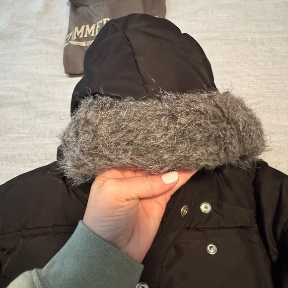 Old Navy Black Kids Jacket with Faux Fur Hood - Picture 2 of 2